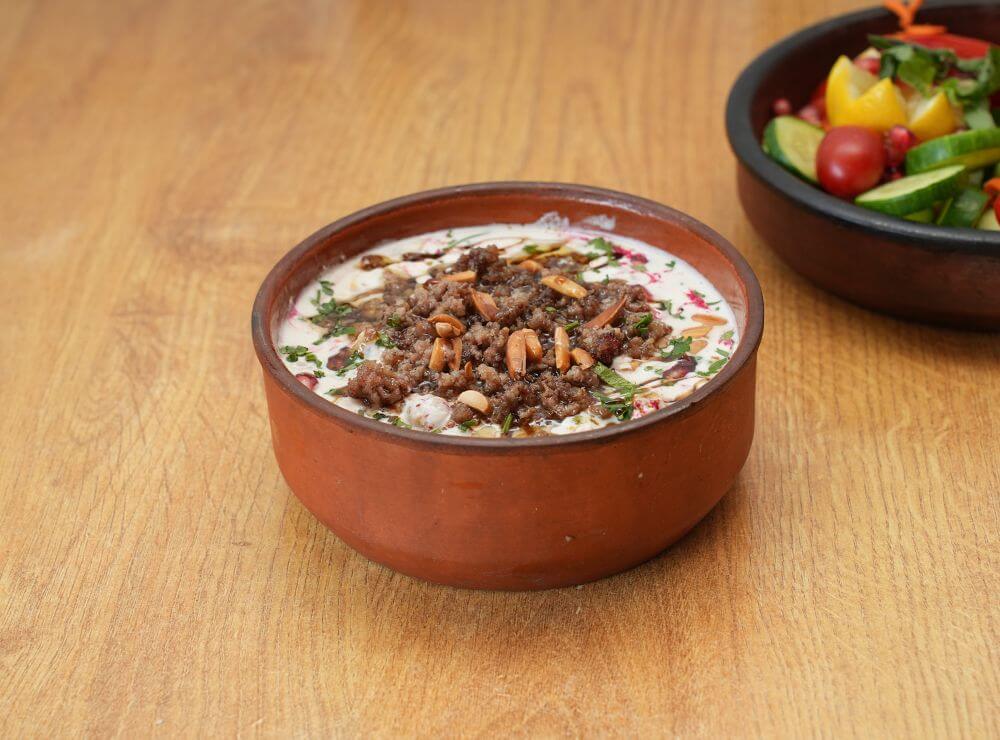 Hommos With Beef & Nuts Fatteh