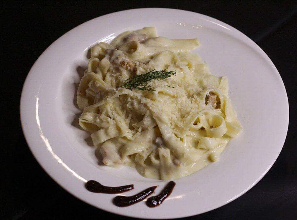 Fettuccine Pasta Platter 