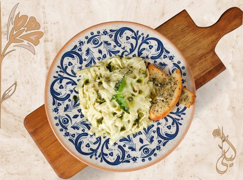 Alfredo Chicken Fettuccine Platter
