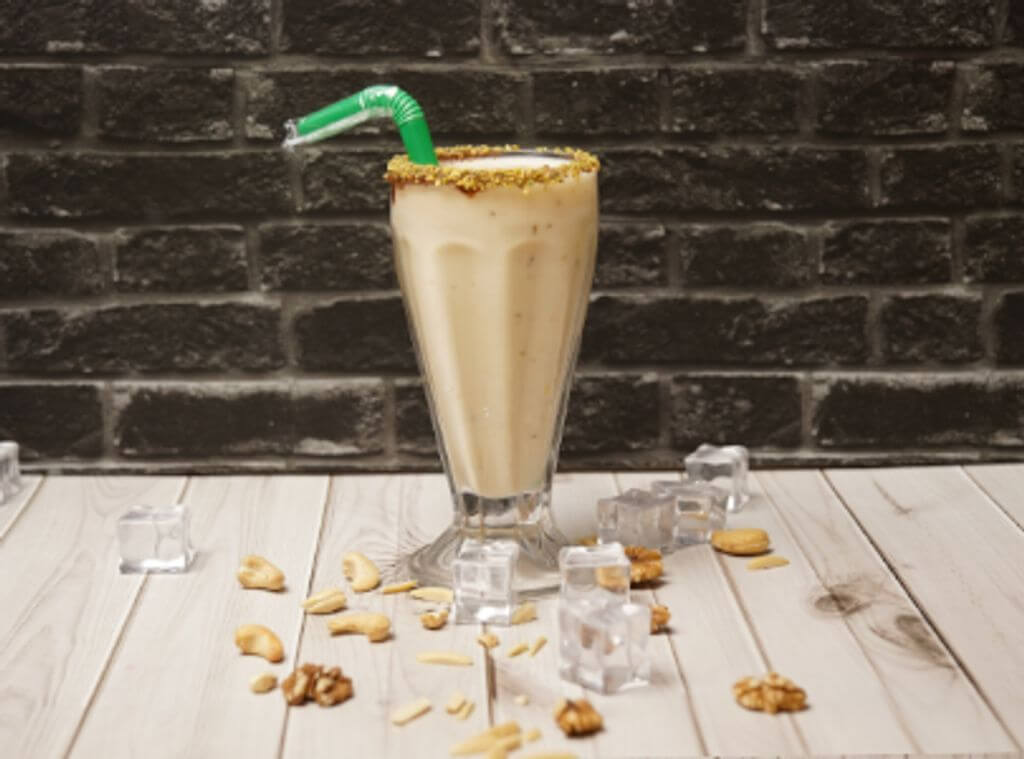Banana & Nuts Juice