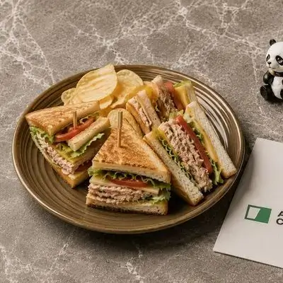 Tuna Club Sandwich