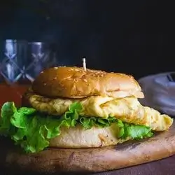 Omelet Burger