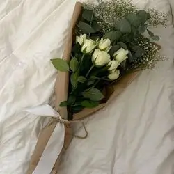 White Rose & Jbsofeelia Bouquet