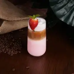 Iced Strawberry Latte