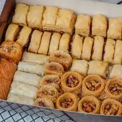 پاقڵاوەی گوێزی تێکەڵ