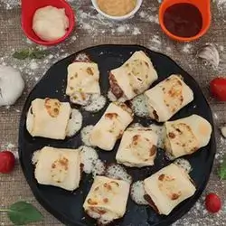 Pizza Roll With Cheese And Iraqi Meat Slices