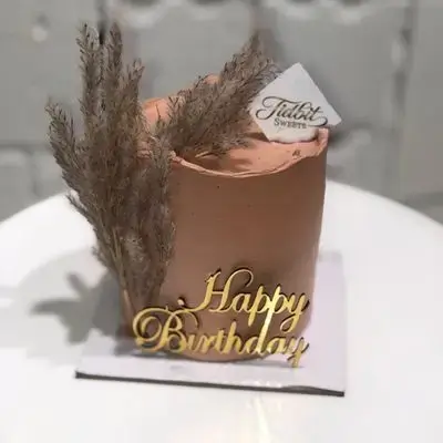 gn: Brown Theme with Dried Flowers