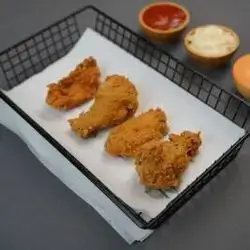 4 Chicken Wings