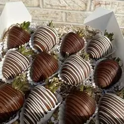 Strawberry Box With Chocolate