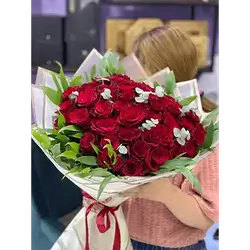 Bouquet Of Red Damask Flowers With Accessories, 30 Flowers