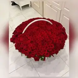 Large Imported Rose Basket – 999 Flowers