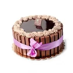 KitKat Cake
