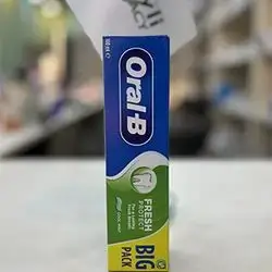 Oral-B Fresh Protect Toothpaste Cool Mint For a Lasting Fresh Breath