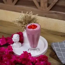 Strawberry Banana Cocktail