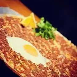 Lahm Bi Ajin With Egg