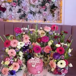 Cake and flowers