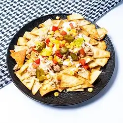 ناچۆس لەگەڵ مریشک