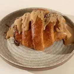 Lotus Croissant