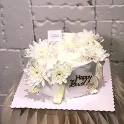 Natural White Flower Cake For 8 Person