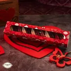 kisses box