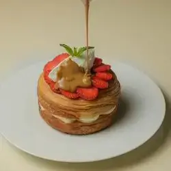 Lotus Croissant