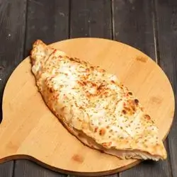Closed Pastry With Chicken