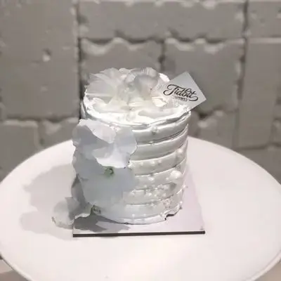 White Theme with White flowers
