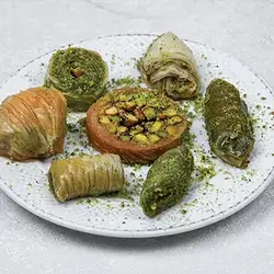 بقلاوة فستق مشكل