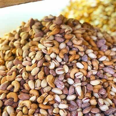 Premium Mixed Nuts (Cashews, Almonds, and Pistachios) – 1kg