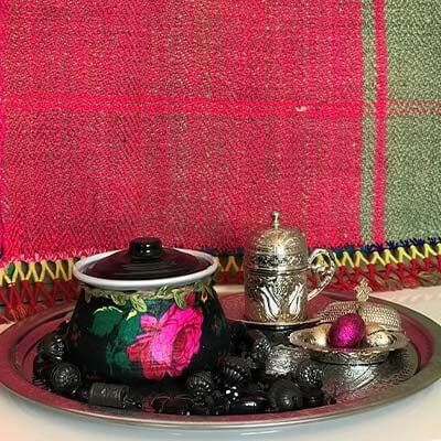 Dapira Candle Black with Flower Print