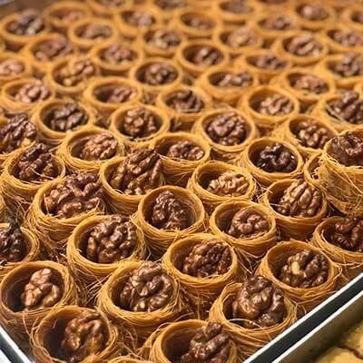 Esh Al Bulbul Baklava with Walnut 1/4 Kilo