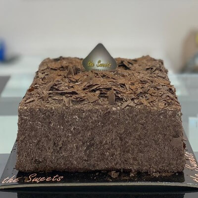 Cake with grated chocolate for 12 person