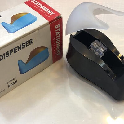 Tape dispenser