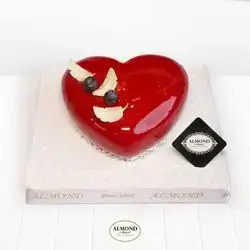 bombi heart cake