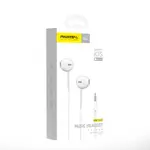 Bavin aux earphones