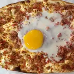 Lahamcun with Eggs