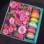 Box Of Natural Roses With The Addition Of Macaron Pieces In Different Flavors