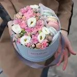 Box Of Natural Roses With The Addition Of Macaron Pieces In Different Flavors