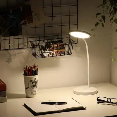 REMAX RT-E810 Homi Series - Smart LED Lamp with Wireless Charging