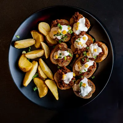Beef Tarts 738 kcal