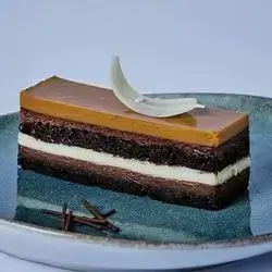 Chocolate Caramel Cake Slice