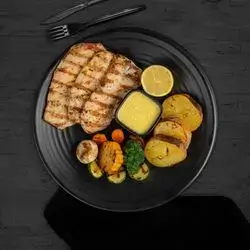 Grilled Chicken Platter (510 Cal | P:59G)