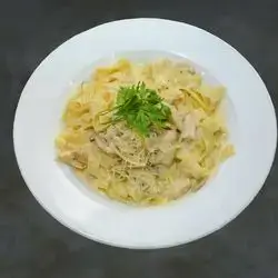 Fettuccine Alfredo
