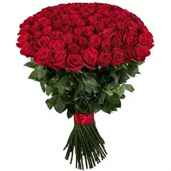 Bouquet Of Red Flowers With Accessories And Wrapping, 140 Flowers