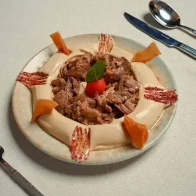 Hummus with Meat