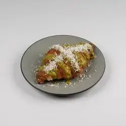 Pistachios Croissant
