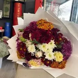 Red Rose & White Dawodi Bouquet