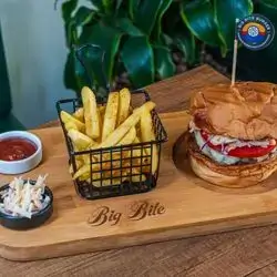 Classic Lebanese Burger