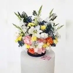 White & Yellow Flower Arrangement