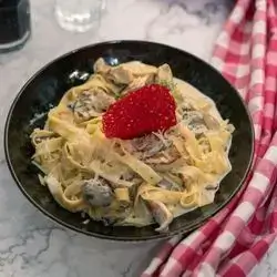 Fettuccine Alfredo